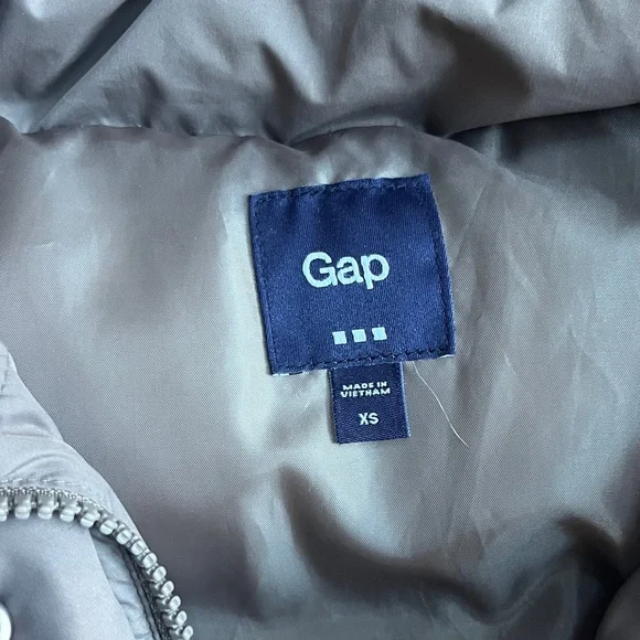 GAP puffer vest XS - Picture 3 of 3